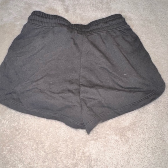 shorts - Picture 2 of 3